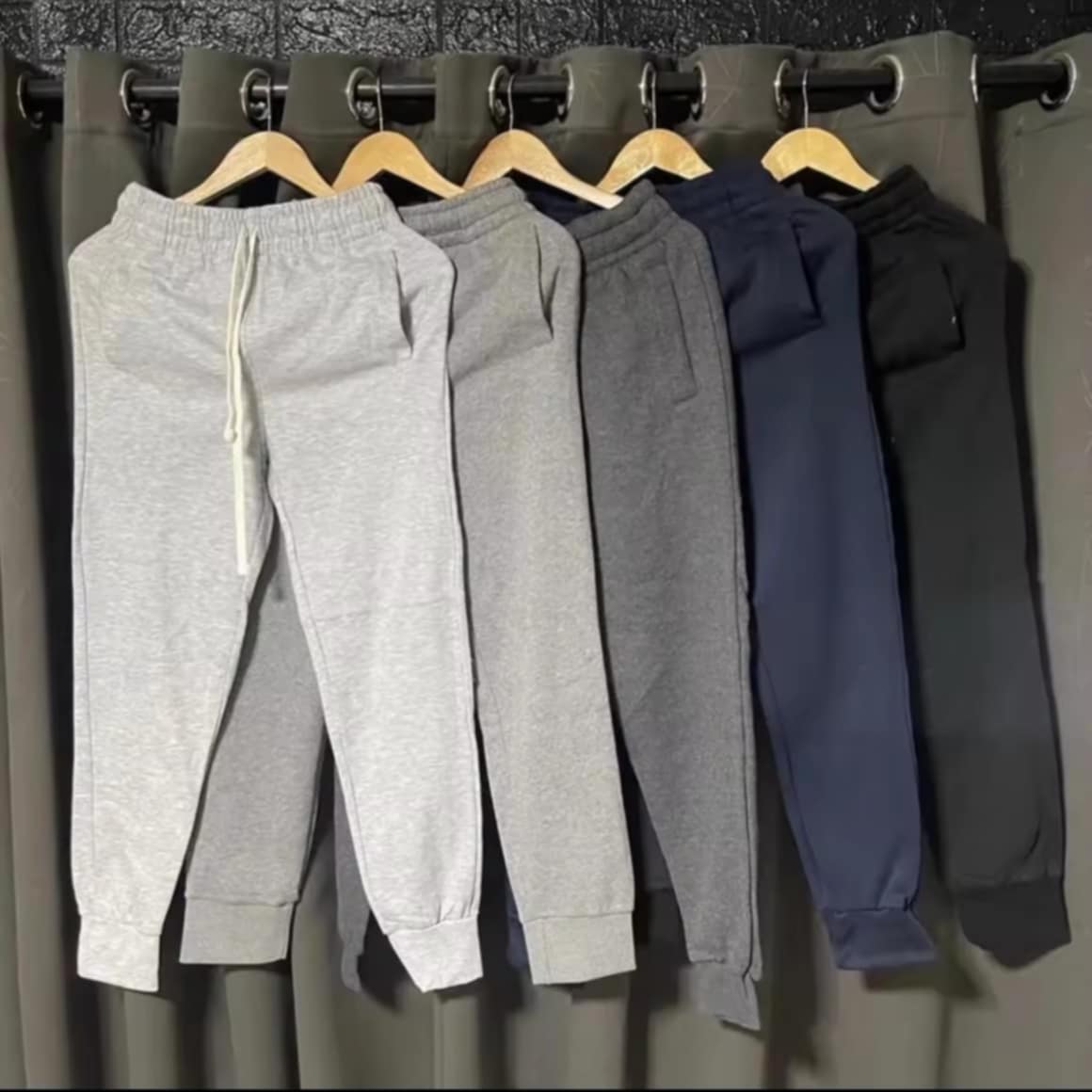 ໂສ້ງຂາຍາວ ເຮັດຈາກຜ້າສຳລີ ຜ້າຫນາ ໃສ່ສະດວກສະບາຍ ໃສ່ໄດ້ທັງຜູ້ຊາຍ ແລະ ຜູ້ຍິງ