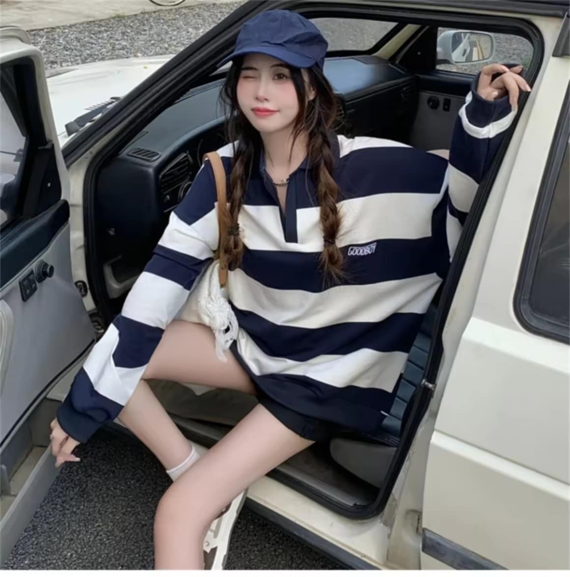 ເສື້ອຍືດແຟຊັ່ນເກົາຫຼີ ຄໍວີ ແຂນຍາວ ລາຍຂີດ ມີດີເທວຄໍແບບວິນເທດ ສີທູໂທນ ຂະໜາດໃຫຍ່ ສາວໆ ສາຍອິນດີ້ບໍ່ຄວນພາດ