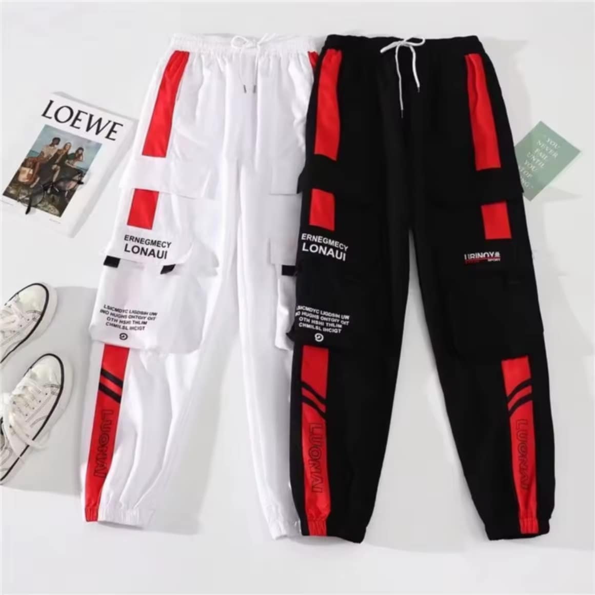 AVONE ໂສ້ງຂາຍາວ ແຟຊັ່ນ ສຳລັບທັງຜູ້ຊາຍແລະຜູ້ຍິງ ໃສ່ສະບາຍ ຊົງຫຼວມ ເອວມີຢາງຍືດ ຕົກແຕ່ງແຖບຂ້າງ AVONE-0017 ✨