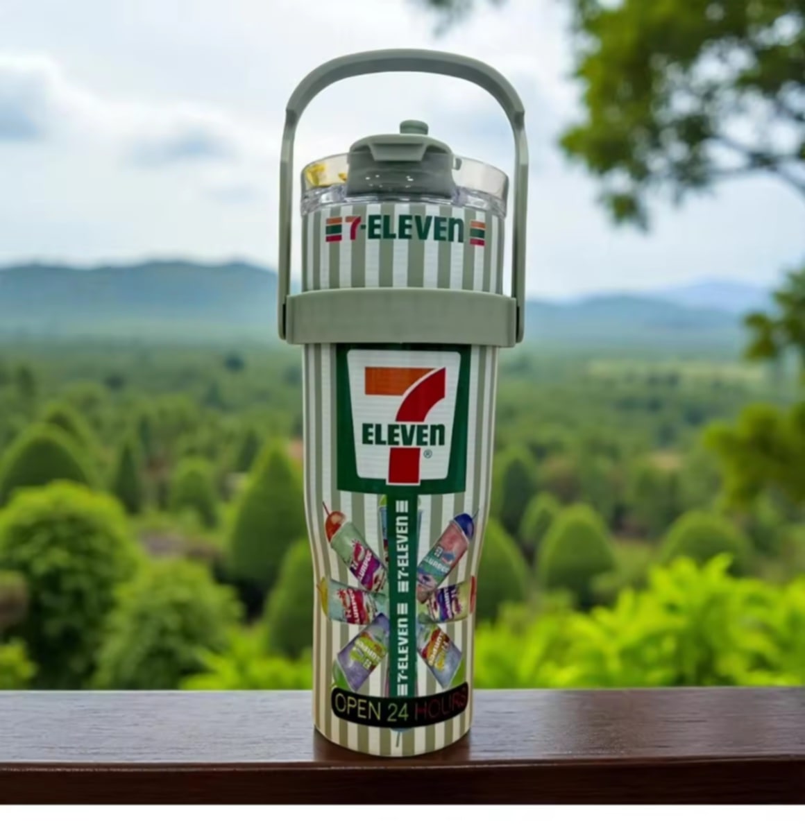 ຈອກນ້ໍາເກັບຄວາມເຢັນ ຂະໜາດ 1200 ml ມາພ້ອມຫູຫິ້ວ ເກັບຄວາມເຢັນໄດ້ 8-16 ຊົ່ວໂມງ ລາຍໃໝ່ ບໍ່ຊ້ໍາໃຜ ຜະລິດຈາກ ສແຕນເລດ